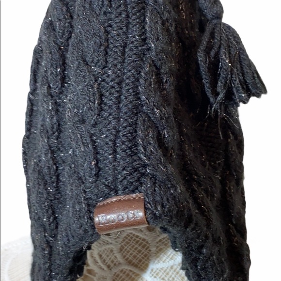 Roots Black Christmas hat with silver thread - Picture 1 of 9